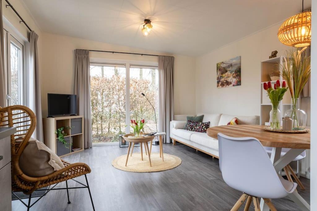 Gezellig Modern Chalet Midden Op De Veluwe エーペ エクステリア 写真